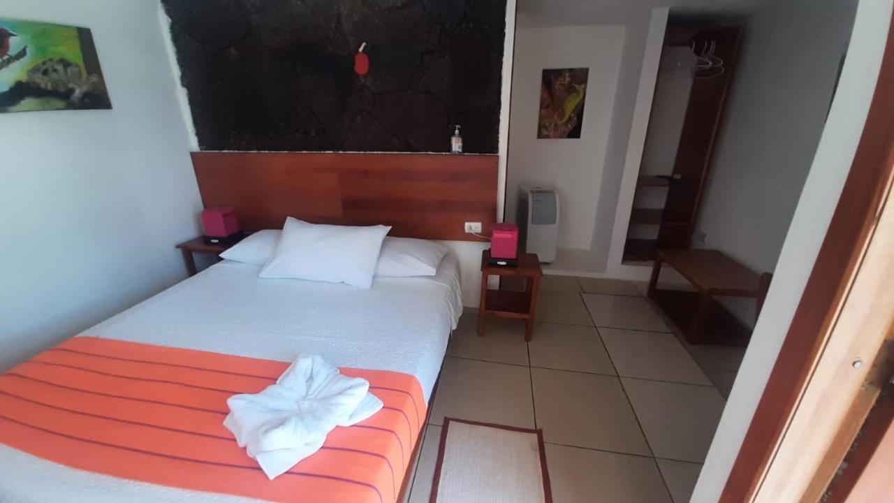 Hostal Tero Real Puerto Villamil Exterior foto